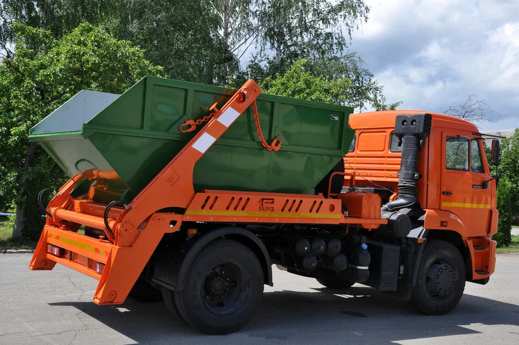 Заказ бункеровоза для вывоза мусора и отходов в Ельце в октябре