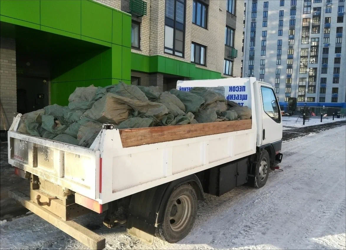 Вывоз мусора грузовым фургоном 3 тонны в Ельце — цена от 1386 руб., ПроМусор