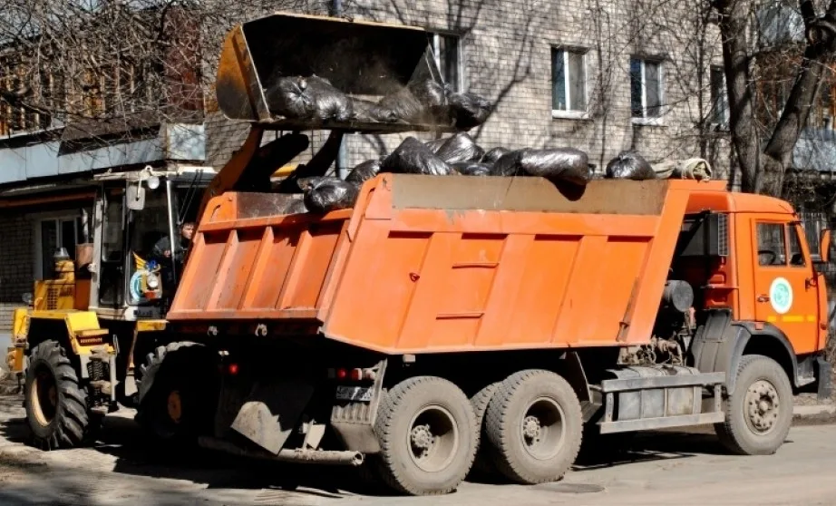 Вывоз мусора грузовым фургоном 5 тонн в Ельце – ПроМусор, аренда, цена от 1592 руб