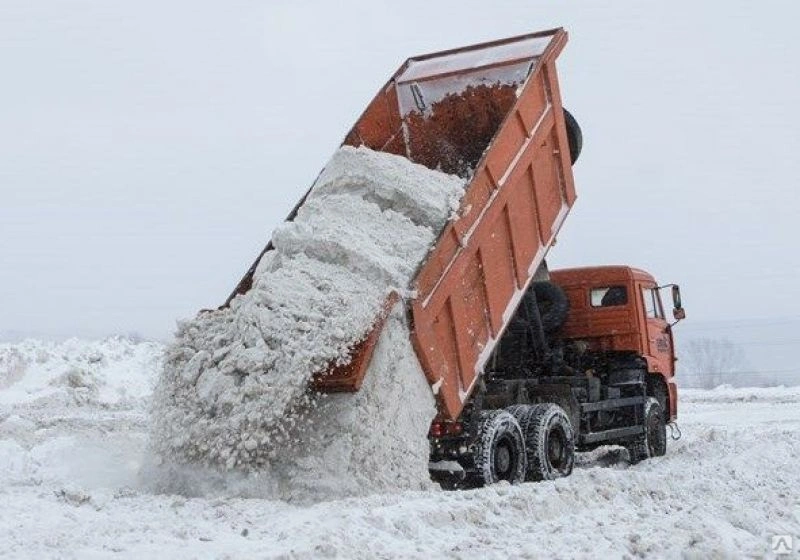 Вывоз снега самосвалами в Ельце от ПроМусор - КАМАЗ, ЗИЛ, цена от 3080 руб