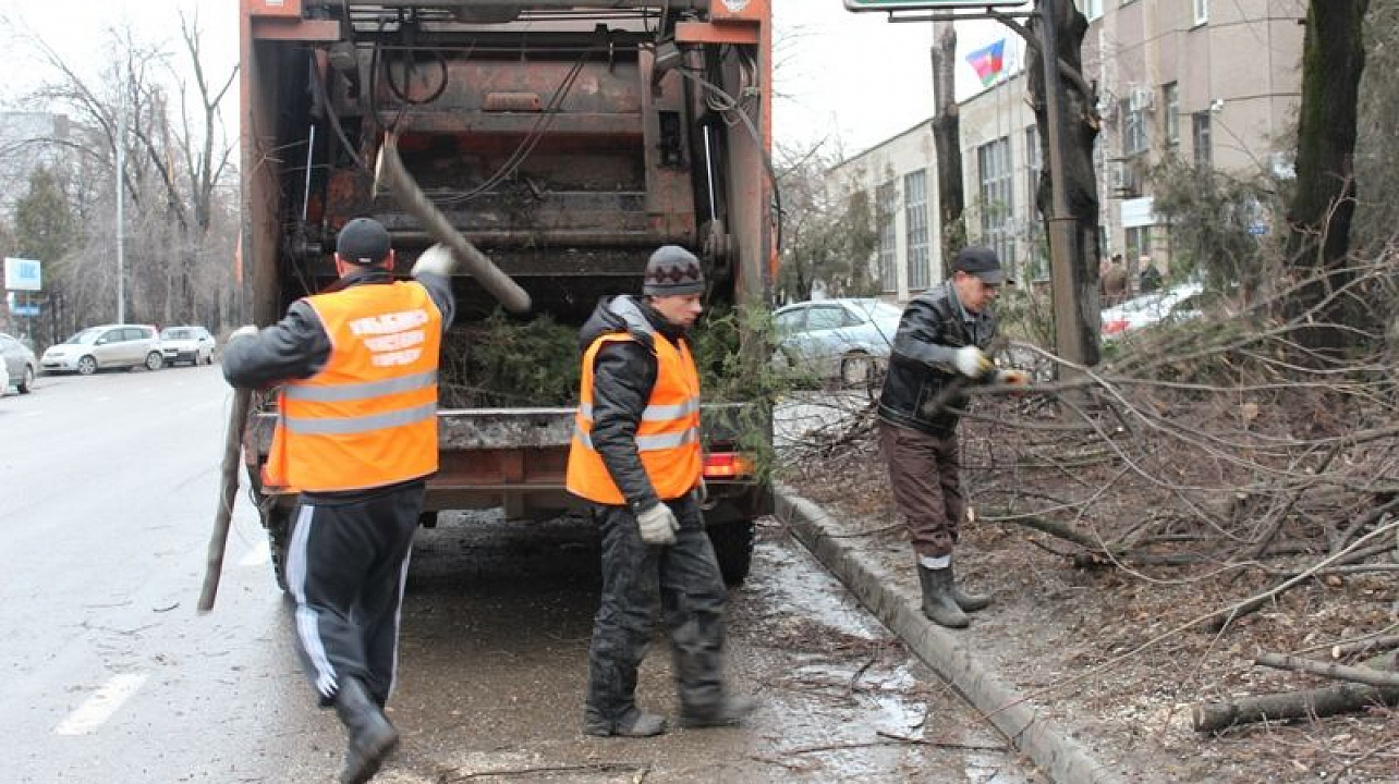 Уборка после стихийного бедствия в Ельце от 2926 руб